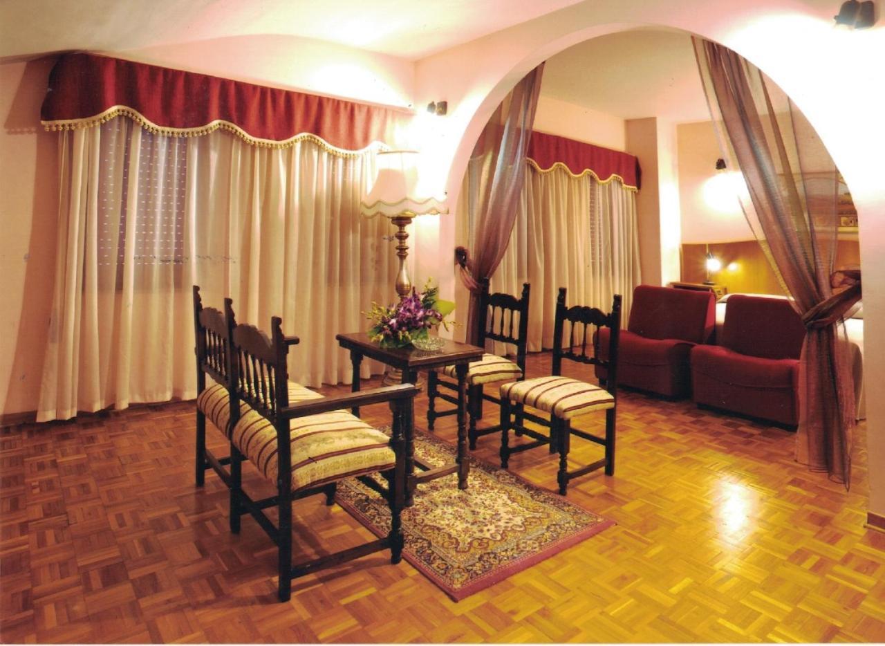 Albergo La Perla Civitella Roveto ภายนอก รูปภาพ